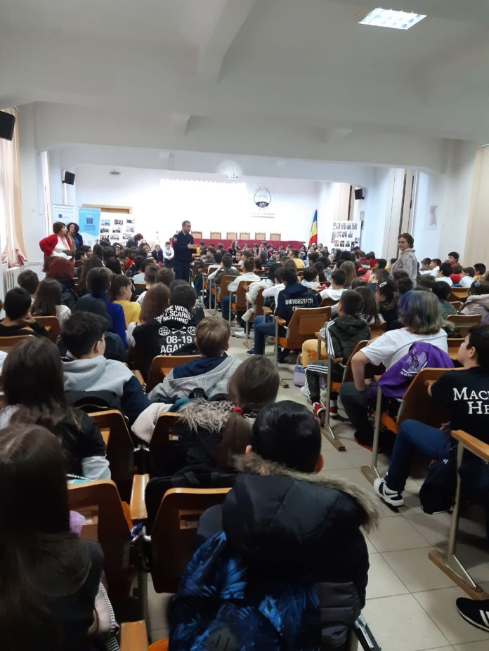 jandarmi, intalnire, elevi