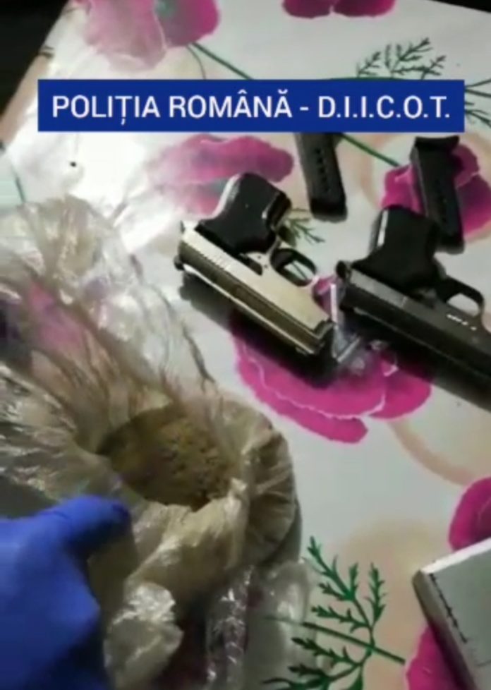 cocaina si pistoale pistoale, cocaina