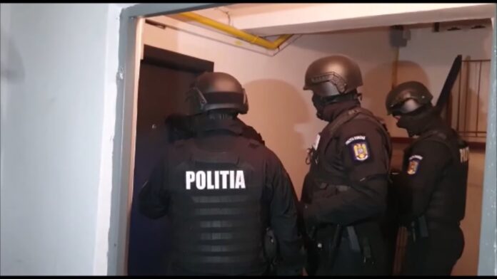 Business,Man,Point,To,Falling,Graph,Of,Stock,Market