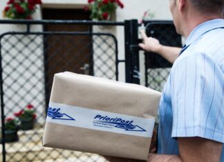 Serviciile door-to-door Prioripost,  disponibile și pe platforma woot. ro