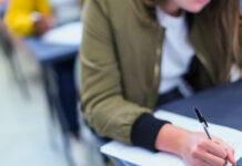 Simularea Bacalaureatului în Dolj: Un elev eliminat pentru tentativă de fraudă Simularea Bacalaureatului în Dolj: Un elev eliminat