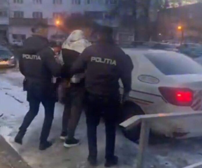 Reținut după ce a furat schele