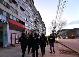 Razie în transporturi: angajat CFR prins băut la serviciu și locomotive lăsate nesupravegheate!