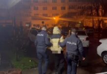 Minor reținut după un incident cu spray lacrimogen într-un centru comercial din Craiova Minor reținut după incident cu spray lacrimogen!