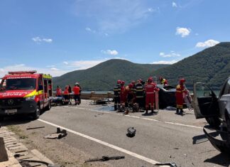 Grav accident rutier pe DN6, în zona viaductului Bahna: un mort și patru victime