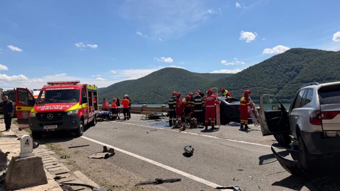 acc1 Grav accident rutier pe DN6, în zona viaductului Bahna: un mort și patru victime