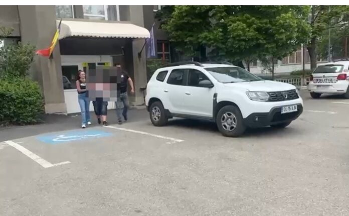 Două fetițe din Craiova, victimele unui exhibiționist