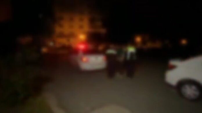 Scene violente într-o parcare din Craiova: femeie agresată de soț, sub ochii trecătorilor