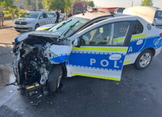 rmărire în Craiova: șofer fugar, oprit după ce a lovit o autospecială de poliție