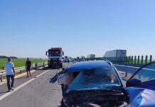Accident rutier pe DEx Craiova-Pitești: O autospecială DRDP Craiova a fost spulberată de un autoturism Accident rutier pe DEx Craiova-Pitești