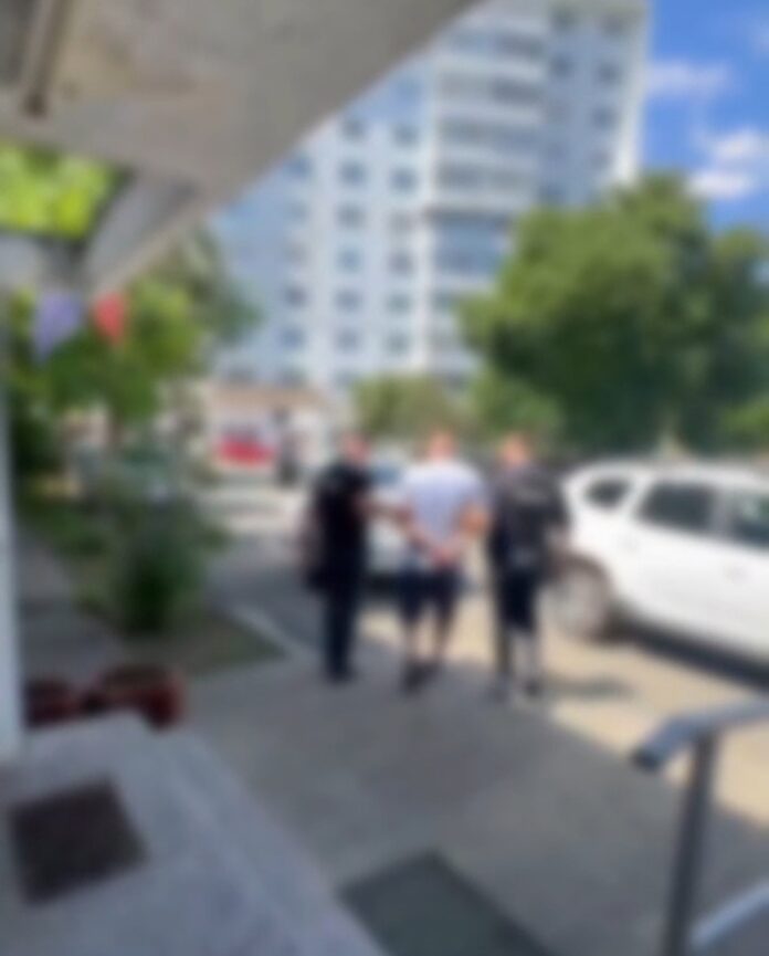Amenințări cu moartea după o negociere imobiliară. Un bărbat din Malu Mare, reținut
