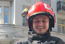 Misiune cu final fericit la Craiova. Pompierii au salvat o pisică rămasă captivă pe acoperișul Prefecturii Dolj