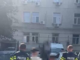 Doi tineri reținuți după ce au agresat doi bărbați și au furat un moped Doi tineri reținuți după ce au agresat doi bărbați și au furat un moped