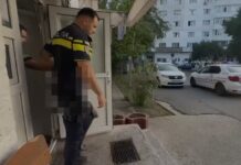 Telefon furat dintr-o mașină, hoțul a fost prins și reținut la Craiova