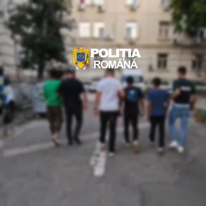 Trei bărbați reținuți după ce ar fi intrat într-o locuință din Ișalnița