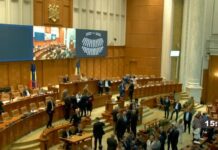 Guvernul Mureșan a picat la vot Guvernul Mureșan a picat la vot în Parlament. A primit 180 de voturi, departe de cele 233 necesare