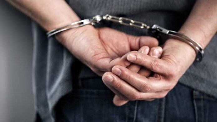 Femeie de 51 de ani, ucisă în bătaie de concubin, în comuna Carpen. Bărbatul a fost arestat preventiv